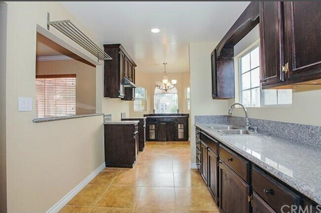 Foto del edificio - 1745 W 65th St