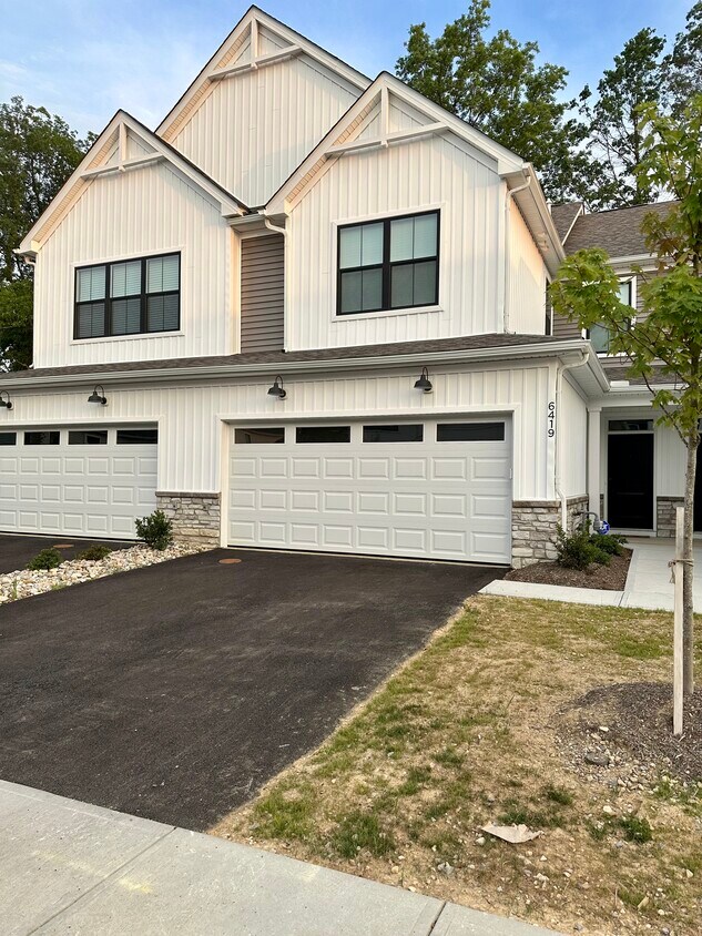 Foto principal - 6419 Angelica Way