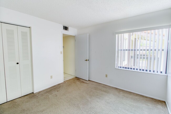 Building Photo - 3293 Westridge Blvd