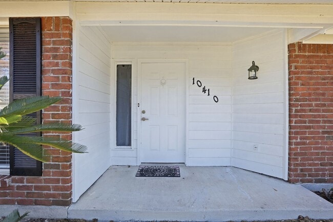 Building Photo - Ranch Style Home in Southside Savannah