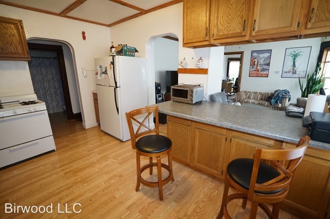 Building Photo - 1009 Vilas Ave