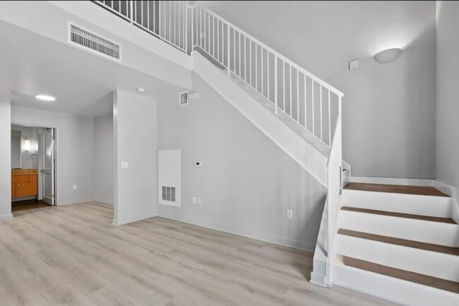 Foto del edificio - Gorgeous Modern 1 Bedroom Loft near Paseo ...
