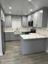 Building Photo - 728 E Harvard Pl