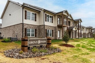 Building Photo - 8573 S Park Dr