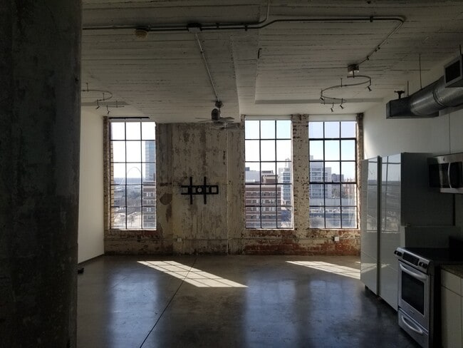Building Photo - 1122 jackson St