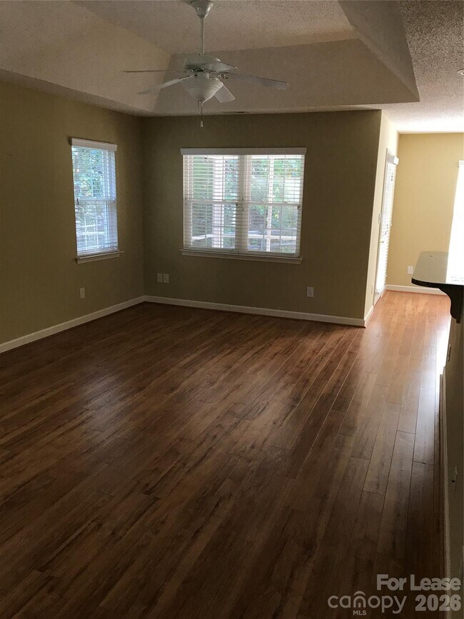 Foto del edificio - 125 Keswick Ln