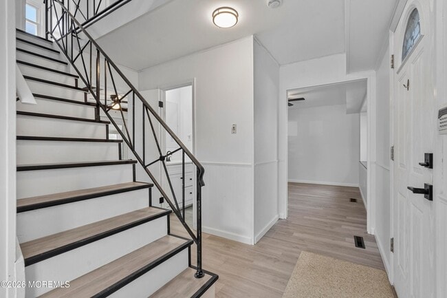 Building Photo - 8 Holton Ln