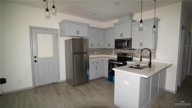 Building Photo - 11 Ozark Ave