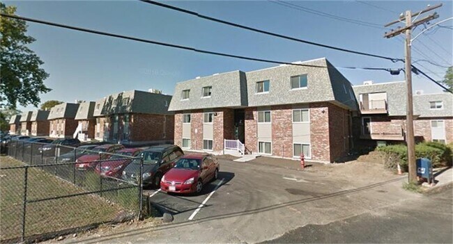 Building Photo - 247 Garden St