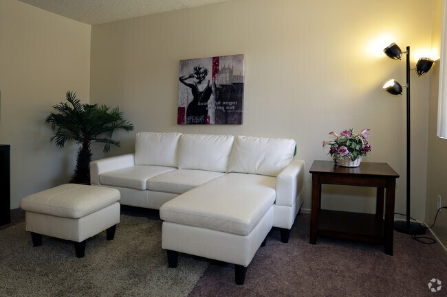 1HAB, 1BA - 520 ft² - Parkhill Apts