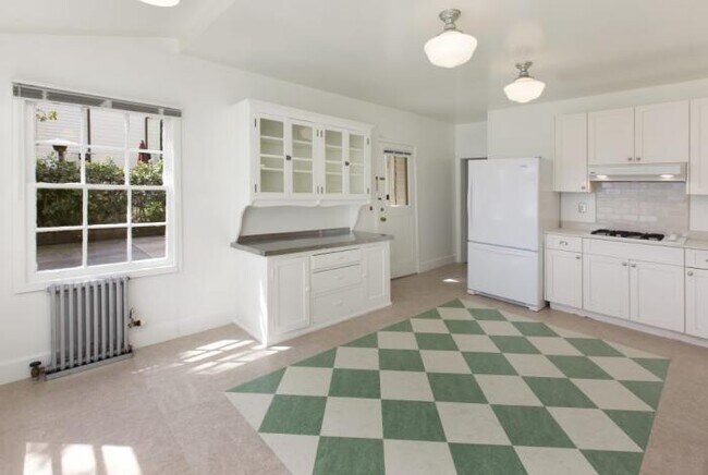Building Photo - 4 bedroom in San Francisco CA 94123