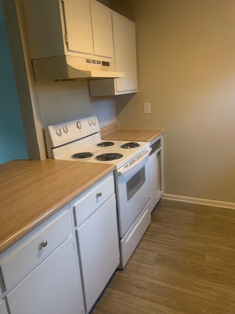 Foto del edificio - 803 Applewood Ln
