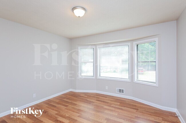 Foto del edificio - 2639 Windmere Dr NW