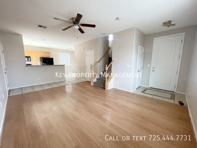 Building Photo - 2 BEDROOM, 2.5 BATH HOME LOCATED IN GRAND ...
