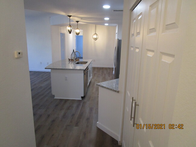 Building Photo - 410 S Villa San Marco Dr