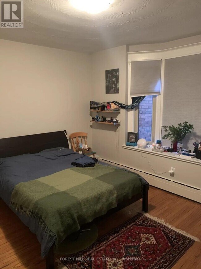 Photo du bâtiment - 338 St Clarens Ave