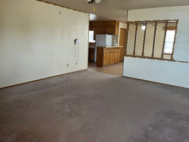 Building Photo - Ready to move into!