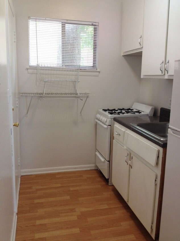 Primary Photo - 905 Greenwood Ave NE