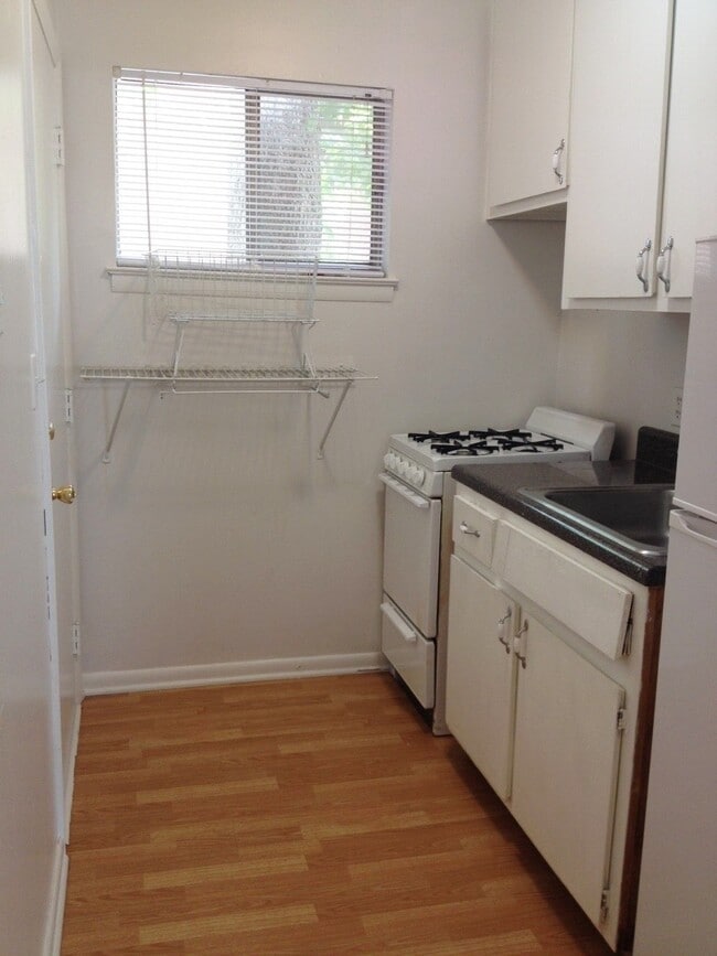 Photo - 905 Greenwood Ave NE Apartment