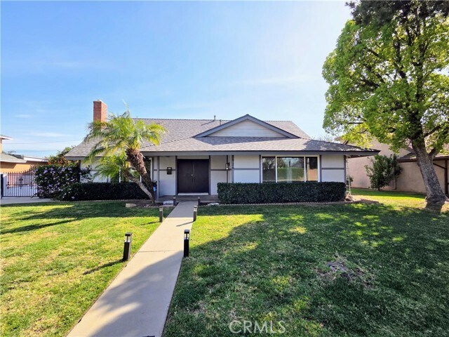 Foto del edificio - 926 E Bastanchury Rd