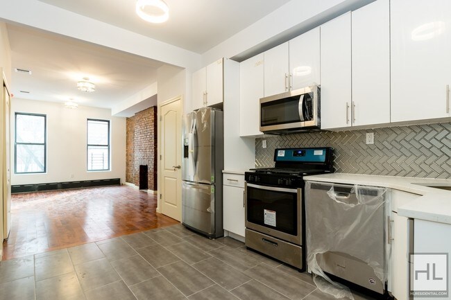 Building Photo - 413-411 11th St