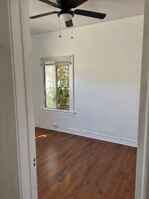 Building Photo - 114 E Ave 42