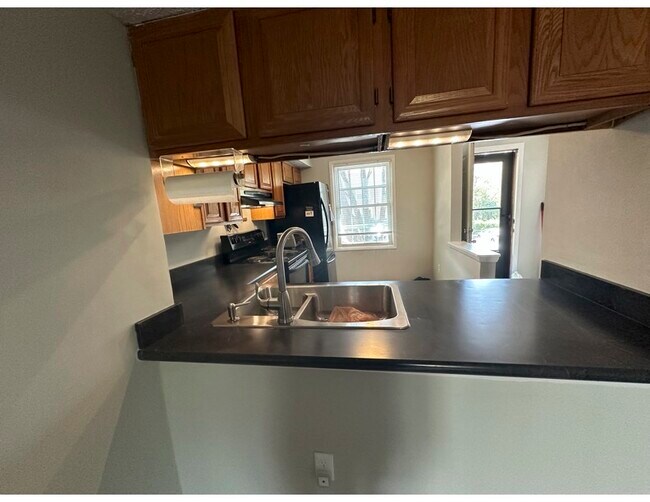 Paso de cocina - 5811 Rowanberry Dr