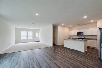 Building Photo - 669 Amesbury Rd