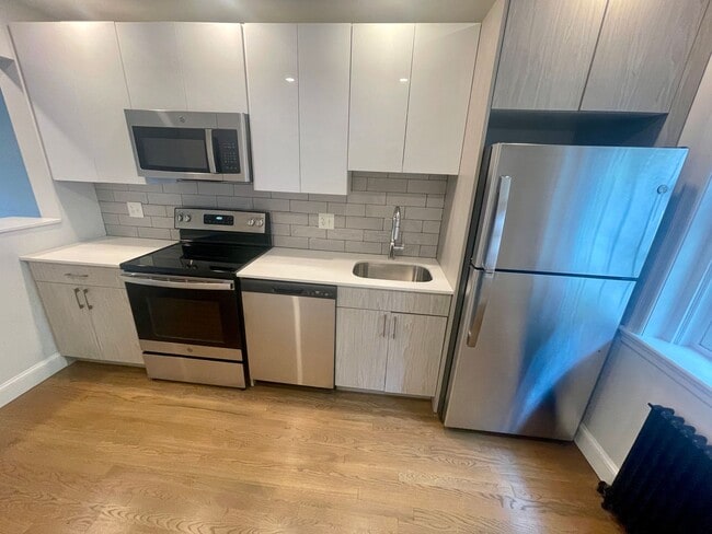 Building Photo - Luxury 2Bed / 1Bath in Newton's Waban Neig...