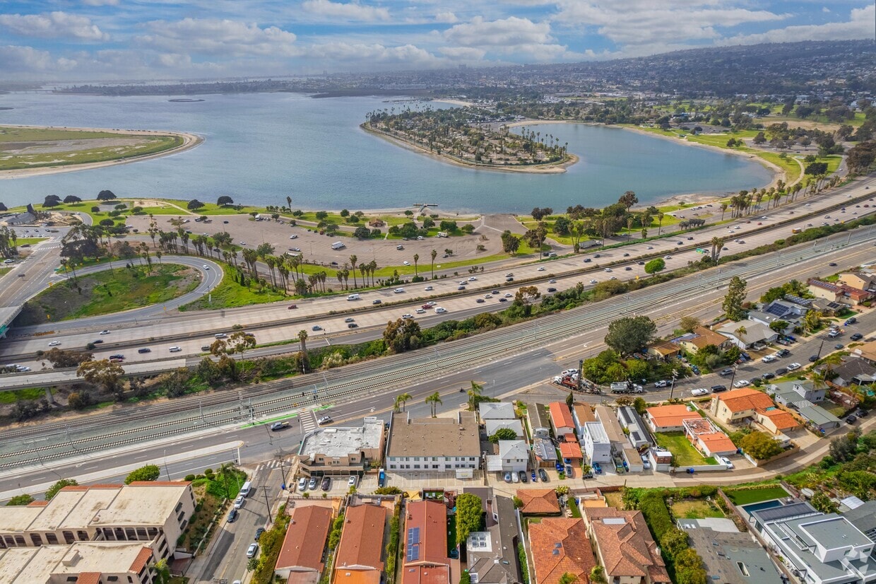 Foto principal - The Villager in Bay Park, Freshly Renovated Studio Apartments!