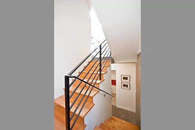Foto del edificio - 422 S Venice Blvd