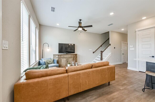 Building Photo - 10921 Keaton Landing Dr