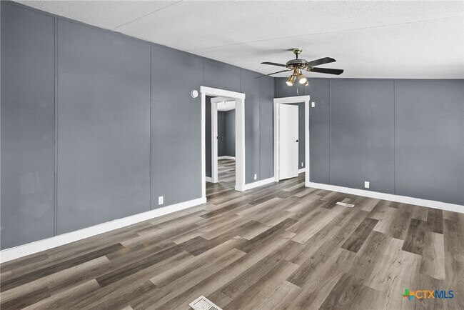 Building Photo - 154 Oak Lawn Dr