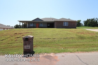 Building Photo - 2141 Kalidy Dr