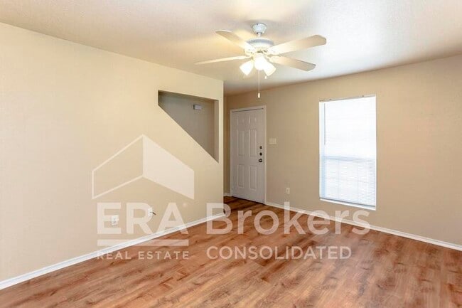 Building Photo - 4508 Sylvia Dr