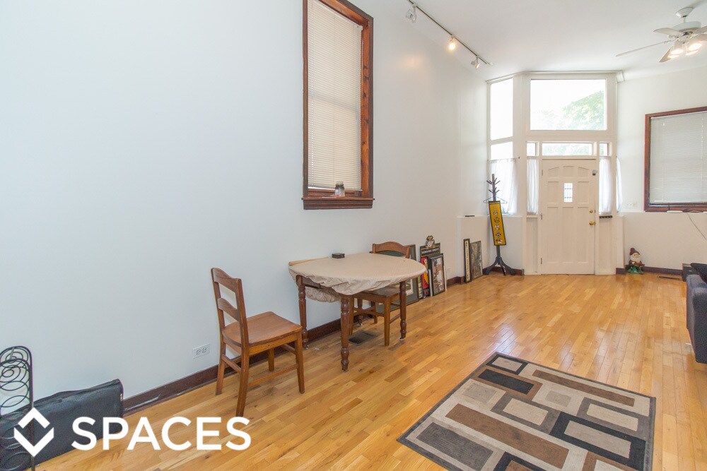 Foto principal - 1254 W Henderson St