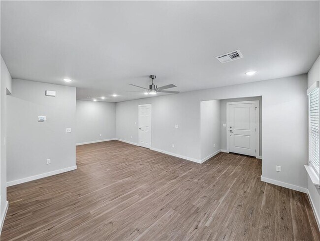 Building Photo - 6308 NW Kathleen St