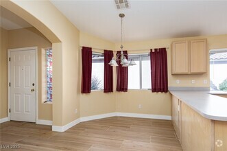 Building Photo - 2121 Hidden Ranch Terrace