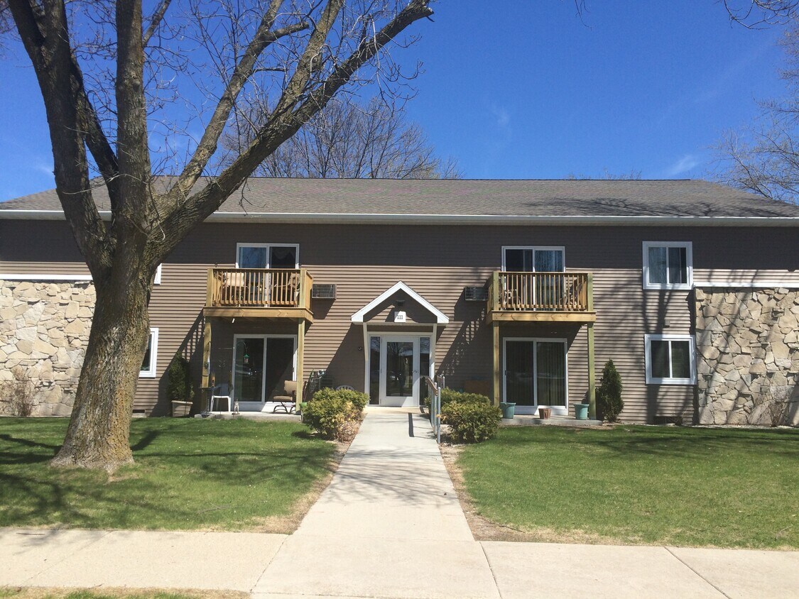 111 N Peters Ave, Fond du Lac, WI 54935 Apartments Fond du Lac, WI