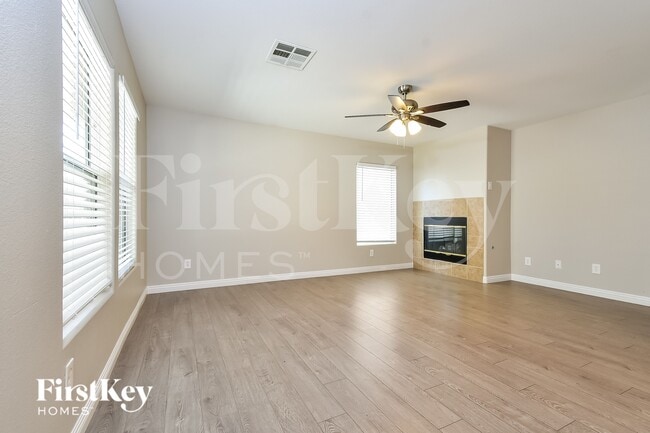 Building Photo - 4822 Canary Diamond Ave