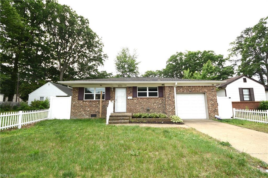 Foto principal - 823 Brentwood Dr