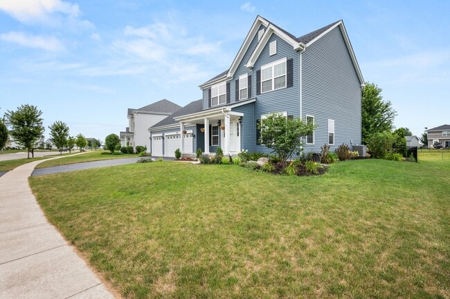 Building Photo - 406 Mary Ann Cir