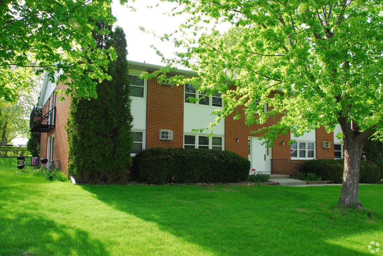 4916 Burma Rd, McFarland, WI 53558 Apartments McFarland, WI