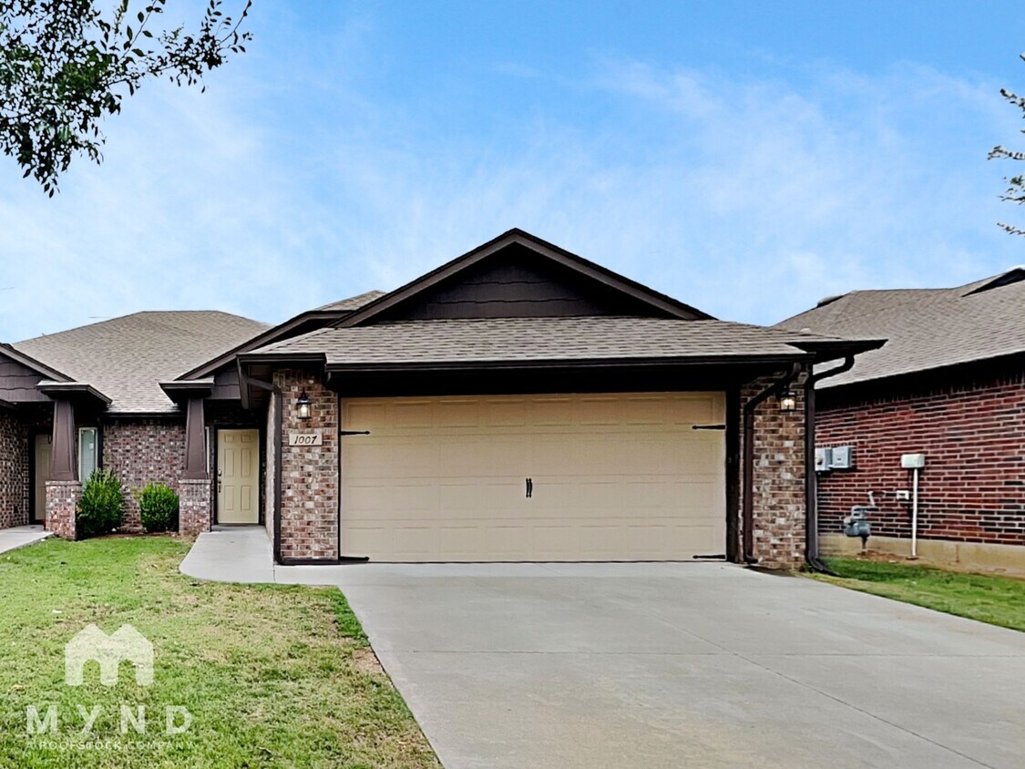 Foto principal - 1007 Merlin Dr