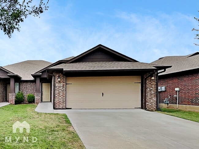 Building Photo - 1007 Merlin Dr