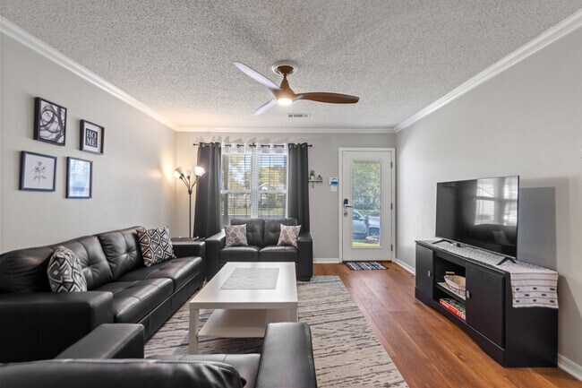 Foto del edificio - 106 Willow Grove Ct