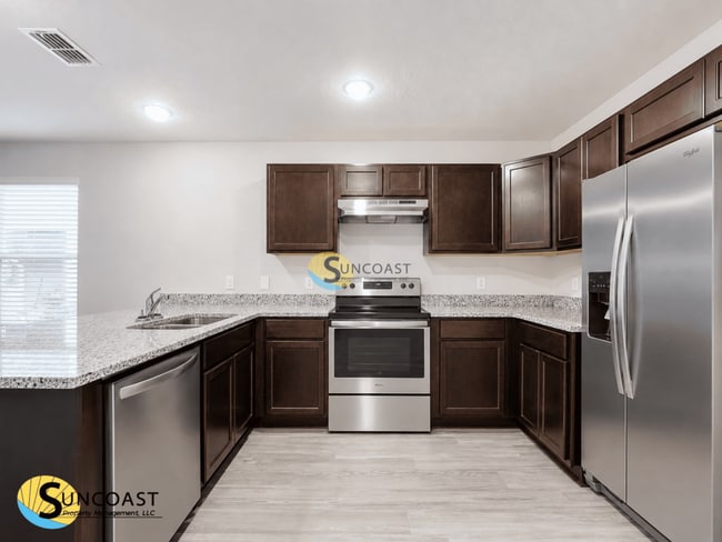 Building Photo - 6151 Delmar Pl