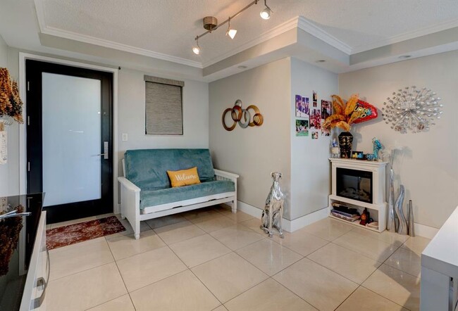 Building Photo - 301 Golden Isles Dr