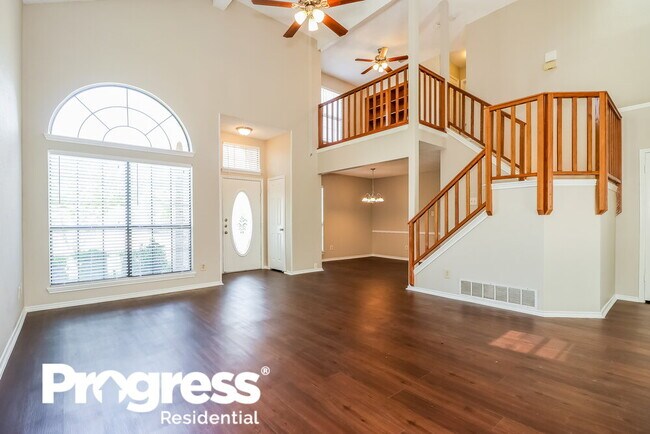 Building Photo - 2420 Bennington Dr
