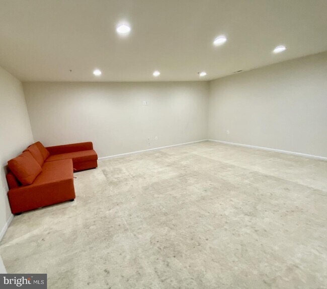 Foto del edificio - 3205 Clear Spring Dr